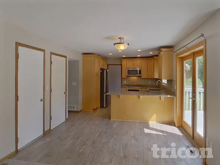 8903 Sequoia Rd — Photo 5