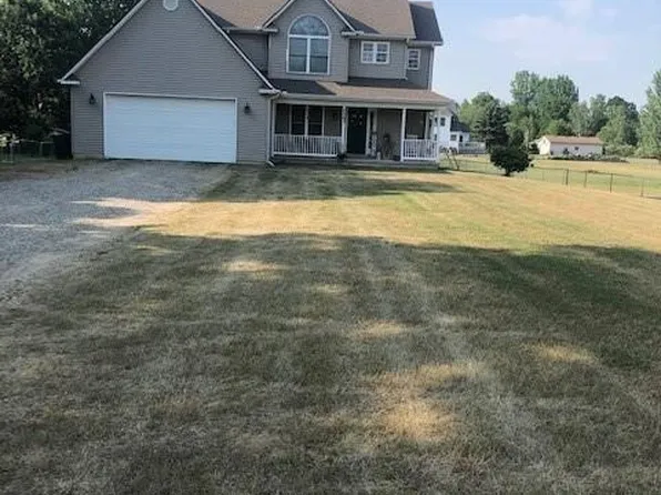 2267 Fawn Glen Cir, Lapeer, MI 48446