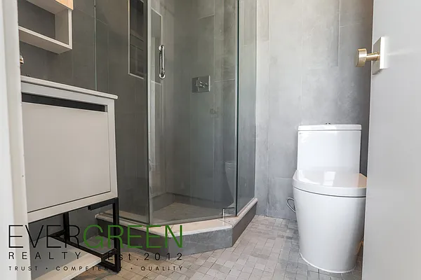 Rented by Pinn Realty | media 29