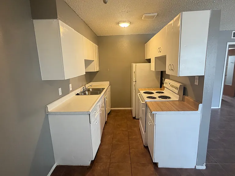 53 W Pacific Ave #4 — Photo 7