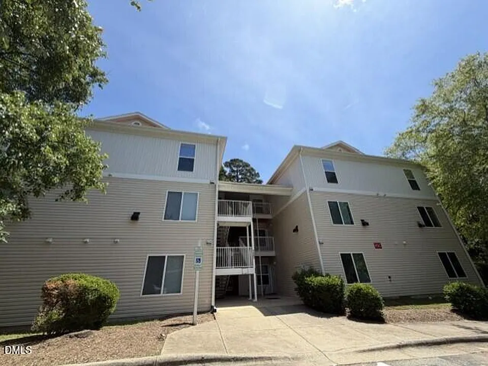 1521-304 Graduate Ln