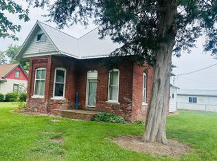 402 N Willow St, Dana, IN 47847