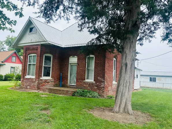 402 N Willow St, Dana, IN 47847