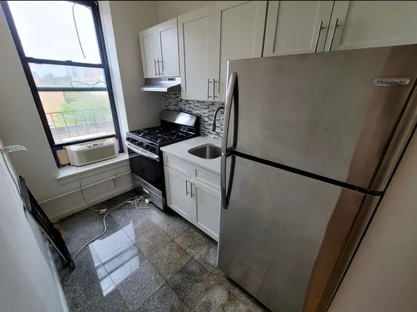 100 East 123rd Street image 2 of 13