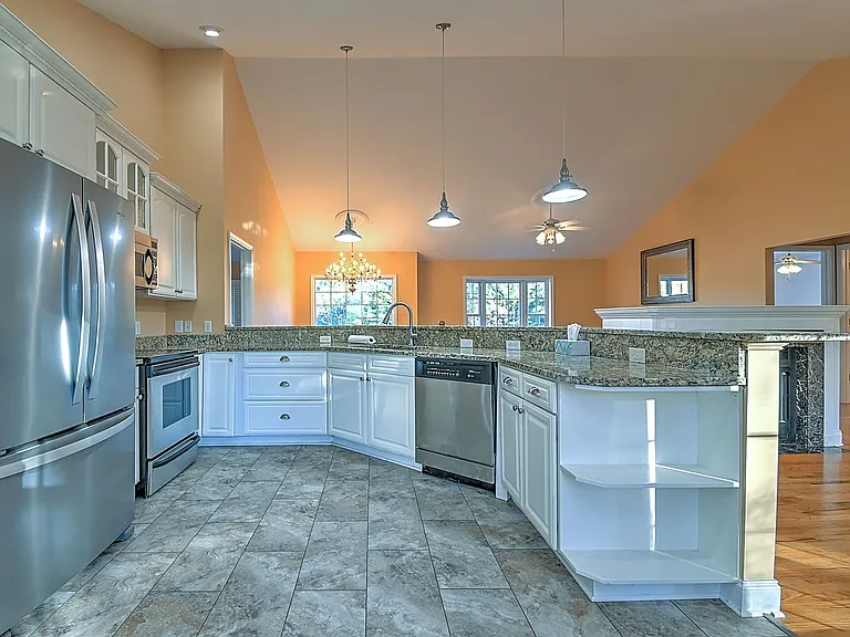 168 Old Mill Ct — Photo 4