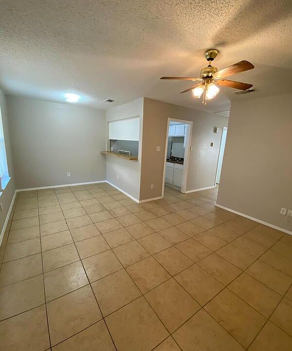 1st image of 5519 Wellesley Ave #1