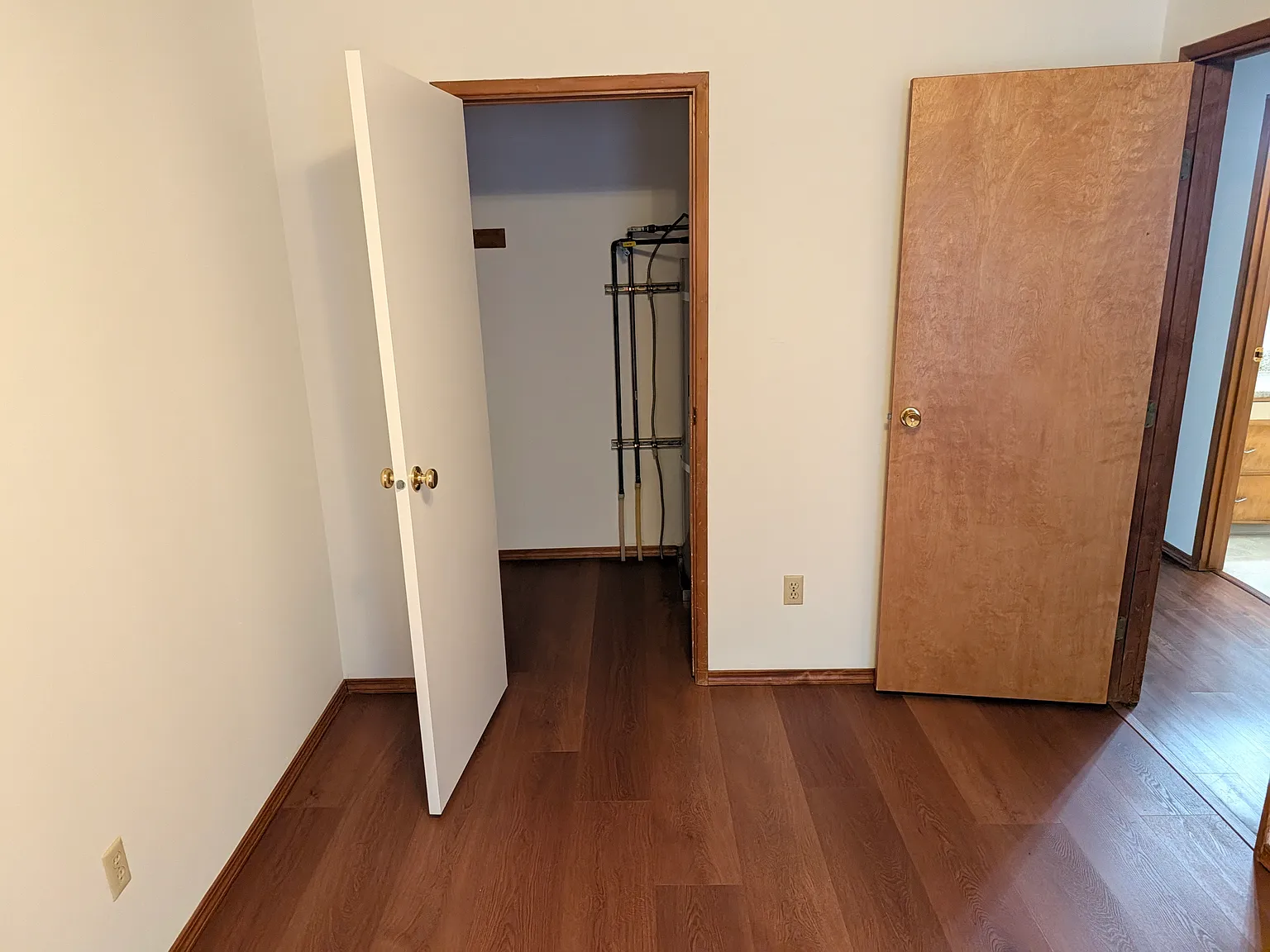 2 bed, 900 sqft, $1,200 — Photo 3