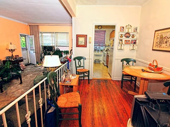 920 East 17th Street image 1 of 6