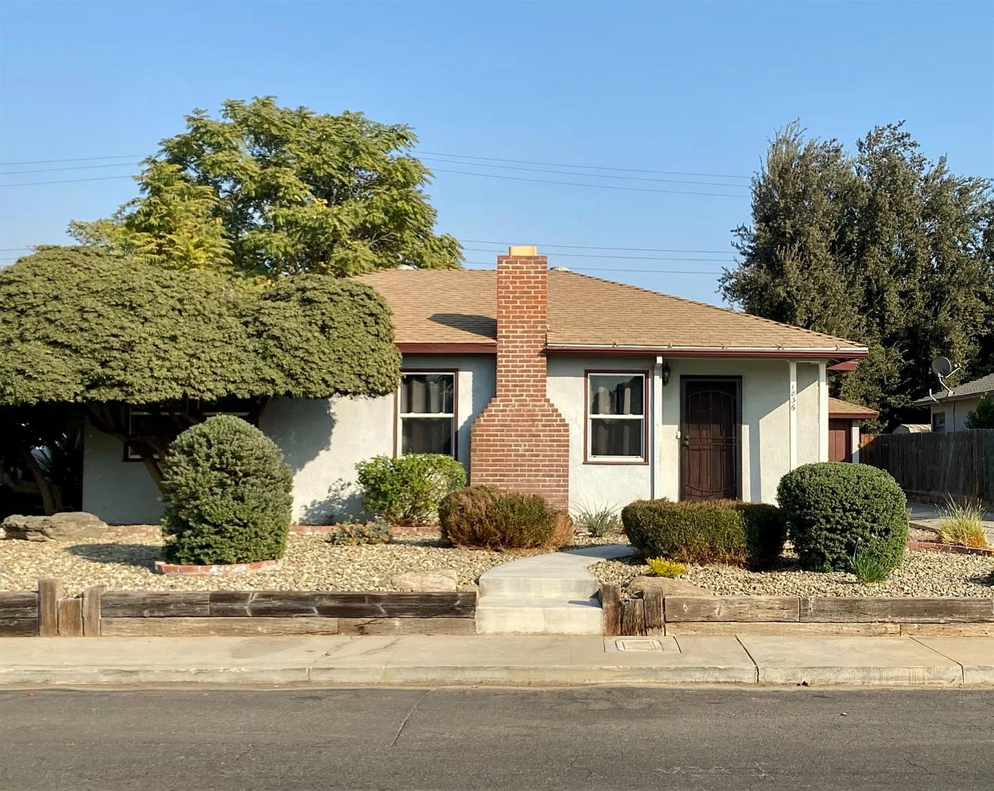1836 Norris Dr E photo 1
