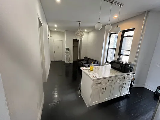 Rented by Gugenheim Realty LLC | media 9