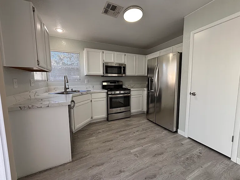 8420 Aspenbrook Ave — Photo 9