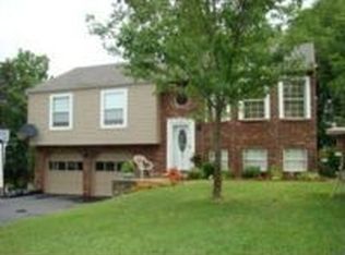 458 Lexington Dr, Greensburg, PA