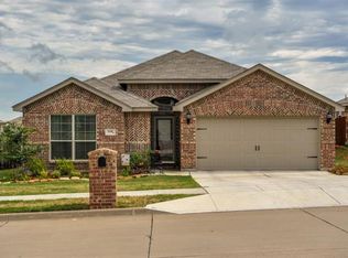 9208 Diane Dr, White Settlement, TX 76108