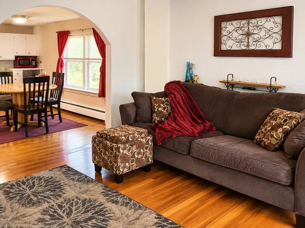 44 Arthur St APT A, West Warwick, RI 02893
