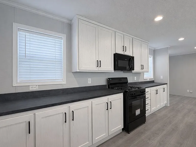 29800 Guilford Cir #240 — Photo 7