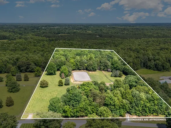 381 Wendy Oak Rd, Reidsville, NC 27320