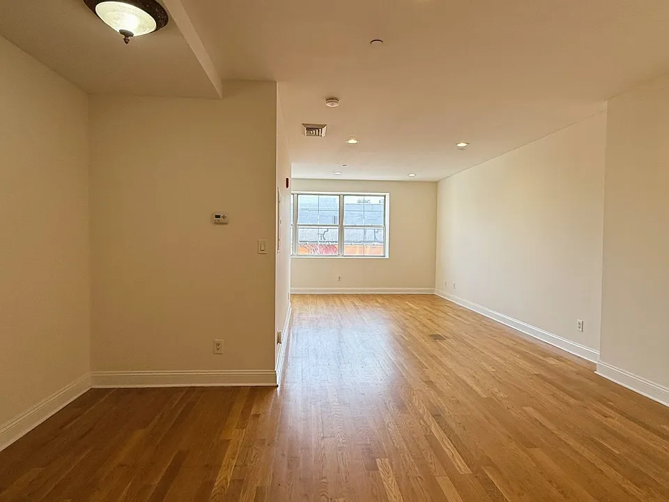 288 Main St #2B