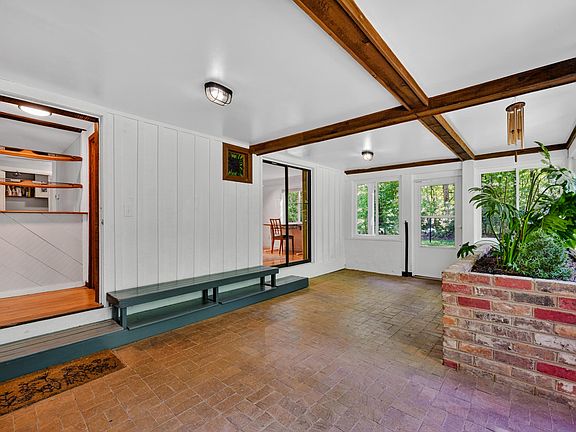 4th image of 174 Woodberry Frst