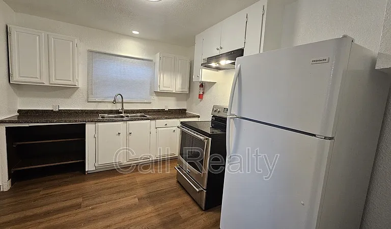 1701 E Desmet Ave — Photo 9