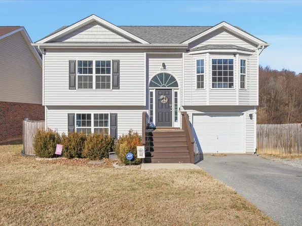 4509 Autumn Ln NW, Roanoke, VA 24017