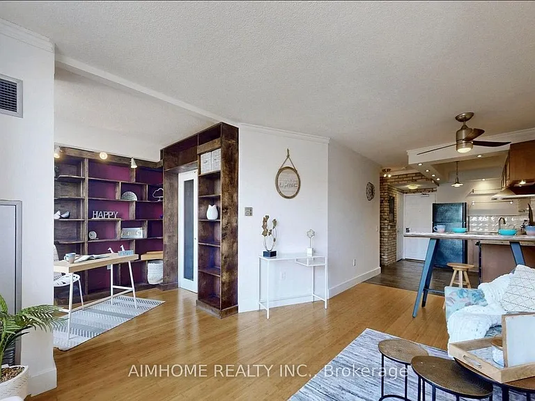 284 Bloor St W #806 — Photo 10