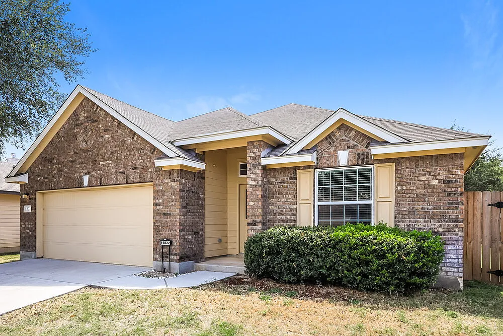 3 bed, 2.0 bath, 2298 sqft, $1,785 — Photo 4