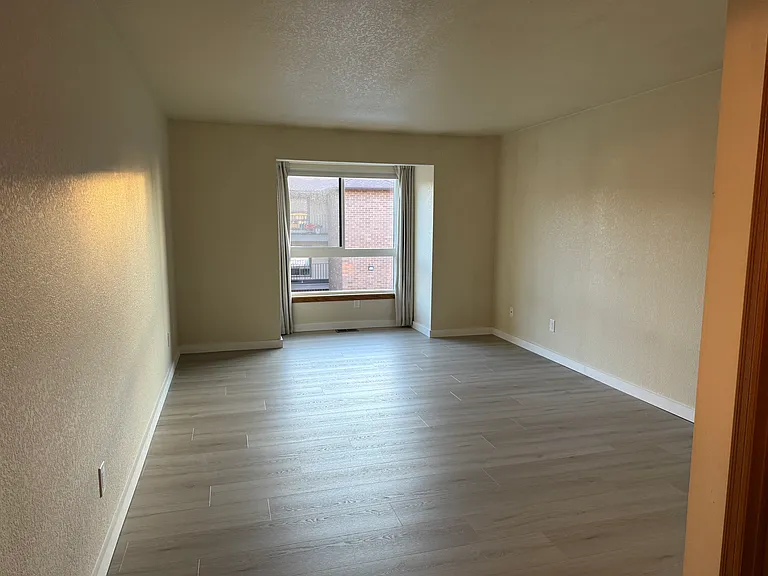 520 Pine St #204 — Photo 16