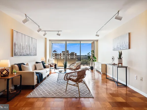 3001 Veazey Ter NW APT 1621, Washington, DC 20008