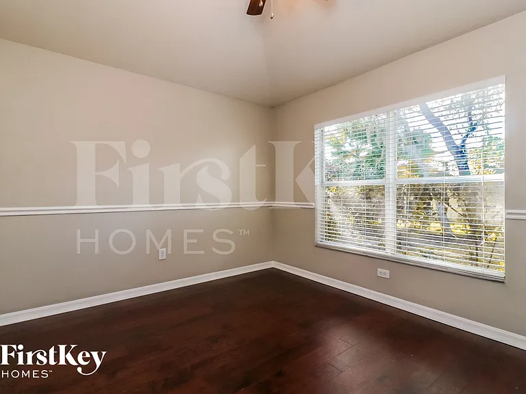 6201 Gannetdale Dr — Photo 11