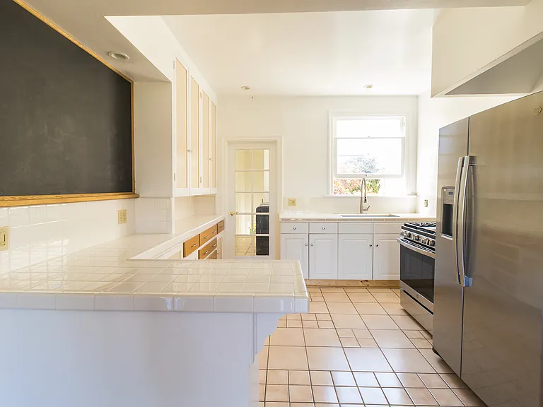 1105 S Cloverdale Ave #5 — Photo 7