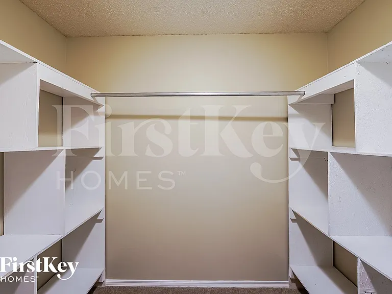 2321 Pentland Dr — Photo 10