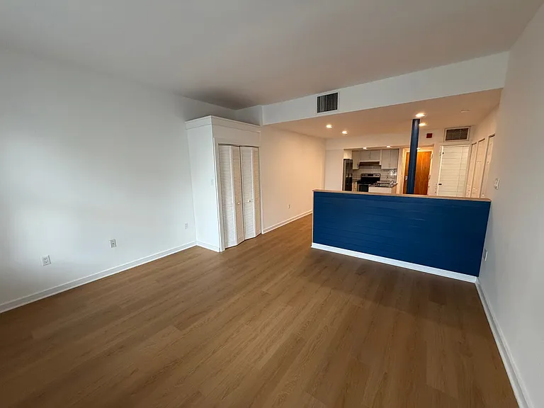 237 Chestnut St #1-302 — Photo 4