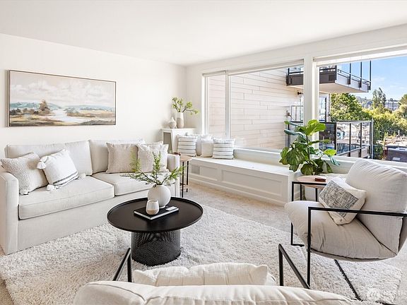 5th image of 2301 Fairview Avenue E #306