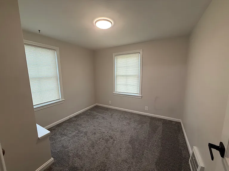 4350 Silsby Rd — Photo 7
