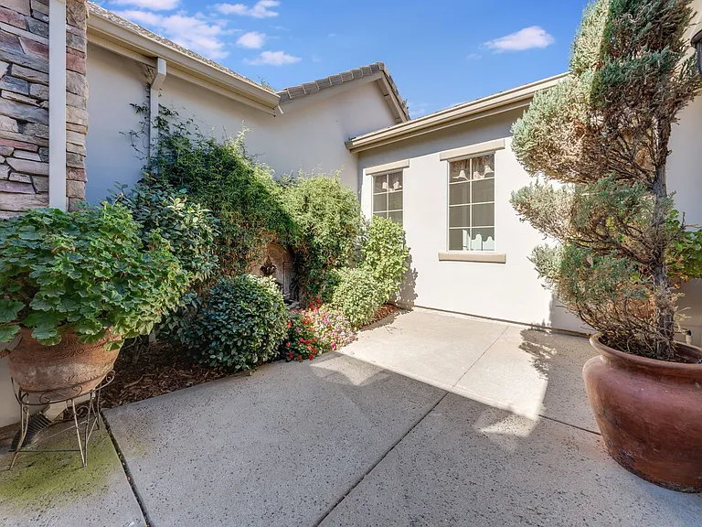 5035 Tesoro Way — Photo 10