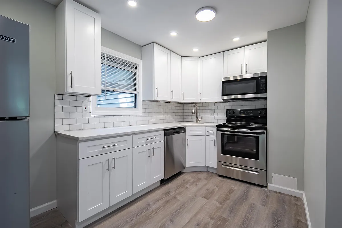 Building Photo - 169 Hutton St #2