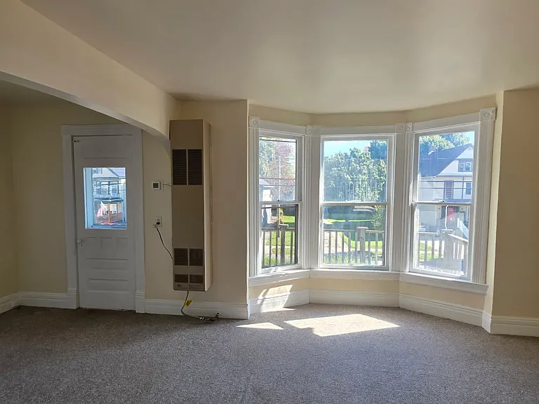 28 Pomona Pl #2 — Photo 29