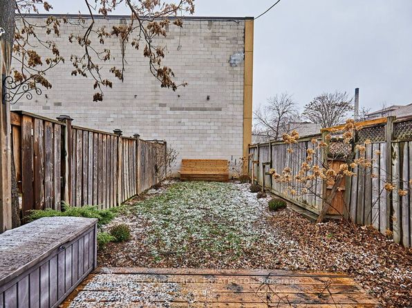 87 Oxford St #C01, Toronto, ON M5T 1P2