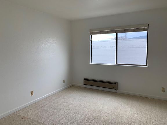 3rd image of 424 Purissima St