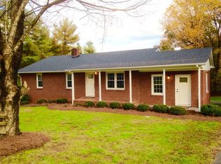 1605 Chardale Dr, Clemmons, NC 27012