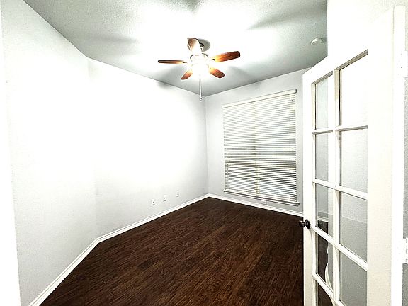 3rd image of 2767 Cedar Wood Dr