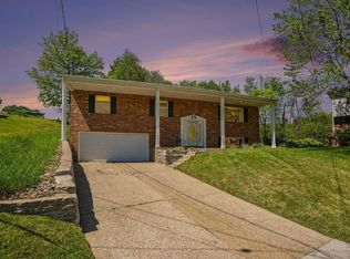 3694 Oakmeadow Ln, Cincinnati, OH 45247