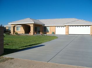 15619 Wyandot Rd, Apple Valley, CA 92307