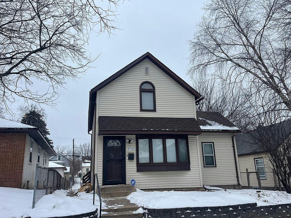 1st image of 3743 Queen Ave N