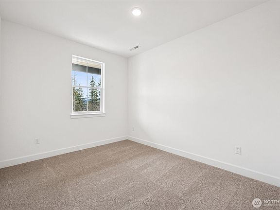 4th image of 16016 210th Avenue E #305