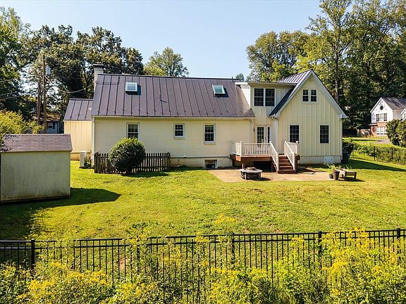 4th image of 1443 Plymouth Rd