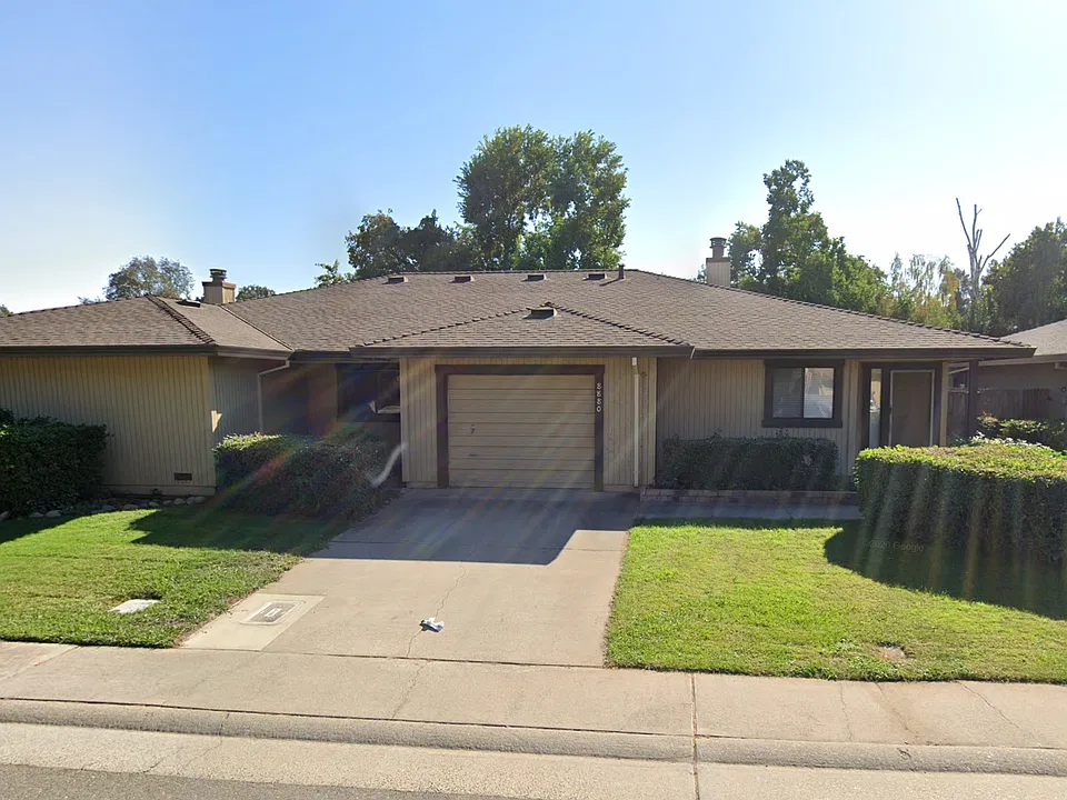 8880 Cadura Cir