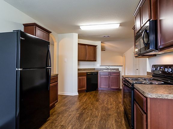 5th image of 2417 Regatta Ln