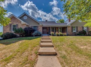 984 Burgundy Ln, Ballwin, MO