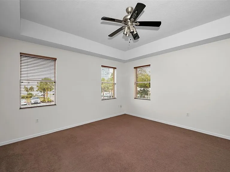 606 Wells Ct #202 — Photo 29